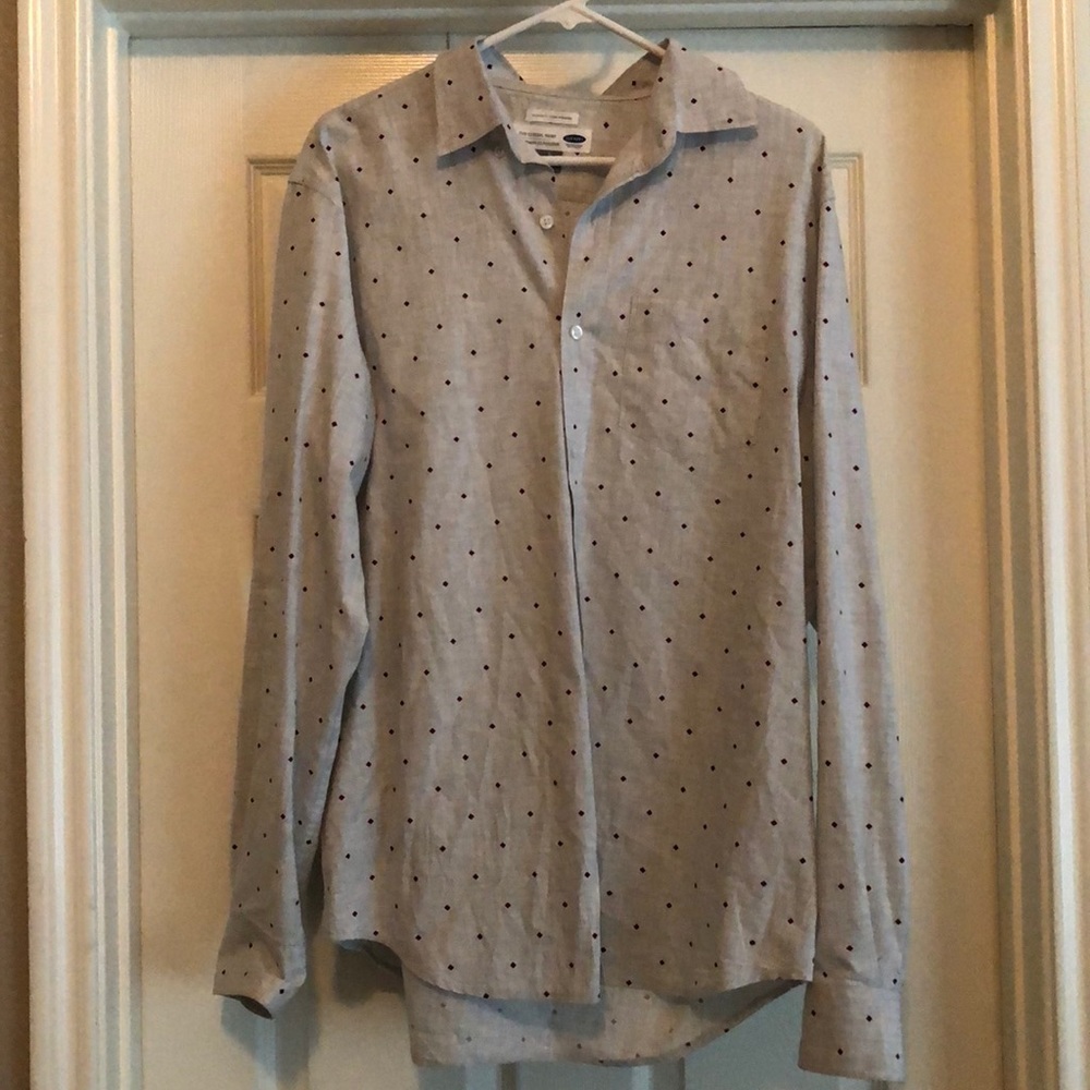 Gray and maroon dress shirt